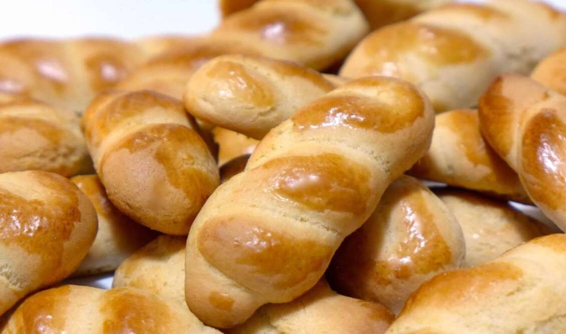 Κουλουράκια-Τσουρέκια-Σιροπιαστά